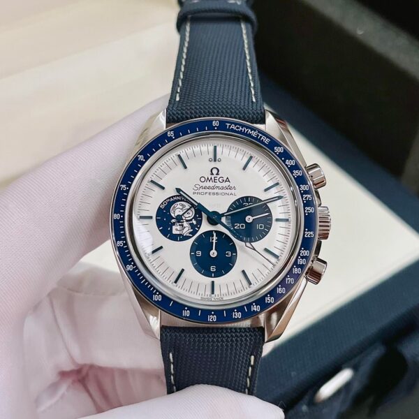 Omega Speedmaster 50th Anniversary Silver Snoopy Award Men's Watch 310.32.42.50.02.001 42mm Silver Dial ( Replica )