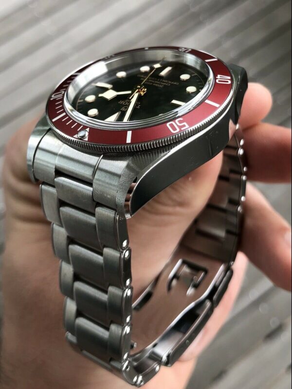 Tudor Heritage Black Bay Red 79230R Black Dial Stainless Steel Men's Watch 41mm ( Replica ) - Image 7
