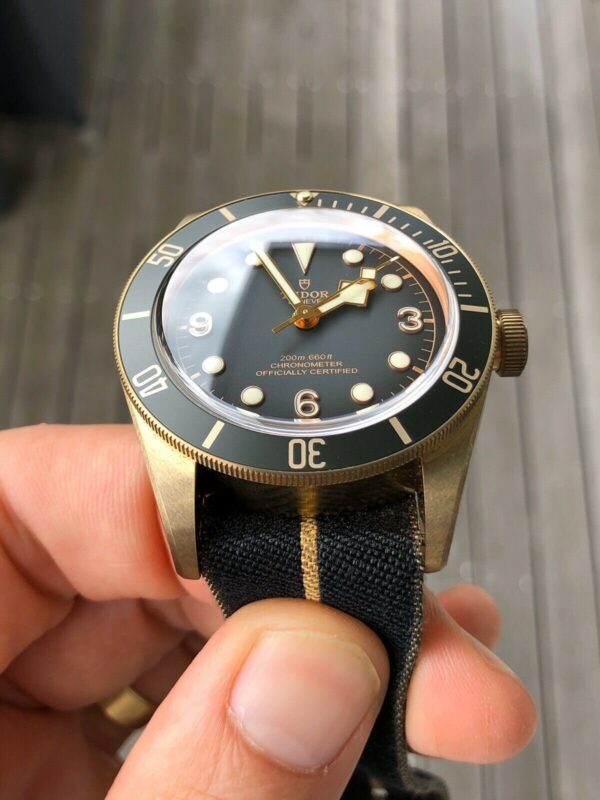TUDOR Black Bay Bronze M79250BA-0002 43mm Gray Dial Men's Watch ( Replica ) - Image 3