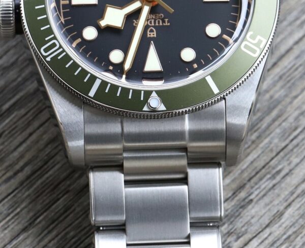 Tudor Black Bay Harrods 79230G Stainless Steel Black Dial 41mm Men's Watch ( Replica ) - Image 6