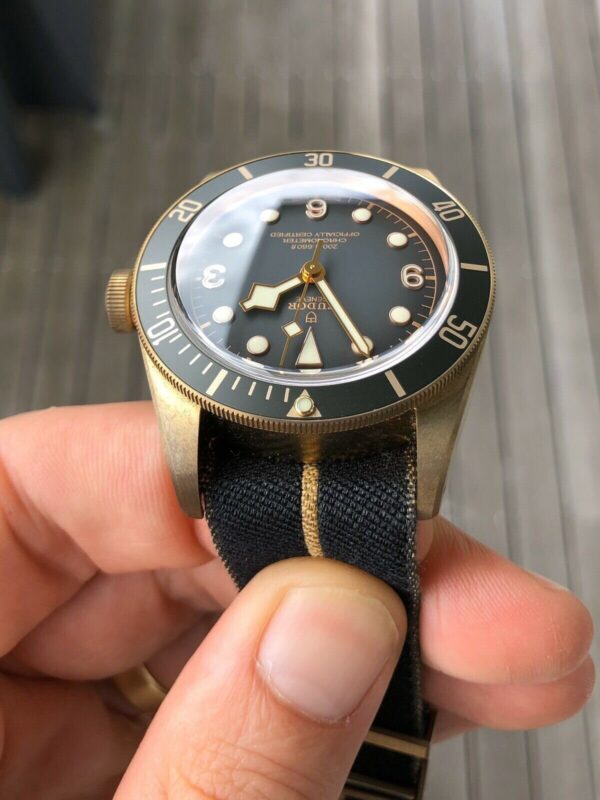 TUDOR Black Bay Bronze M79250BA-0002 43mm Gray Dial Men's Watch ( Replica ) - Image 4
