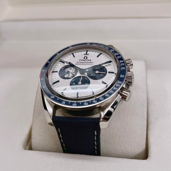Omega Speedmaster 50th Anniversary Silver Snoopy Award Men's Watch 310.32.42.50.02.001 42mm Silver Dial ( Replica ) - Image 2