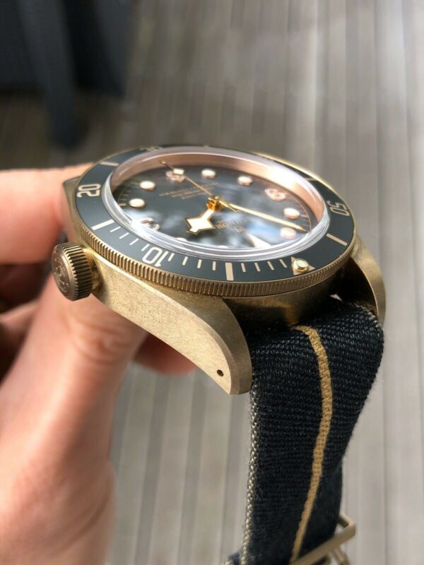 TUDOR Black Bay Bronze M79250BA-0002 43mm Gray Dial Men's Watch ( Replica ) - Image 5