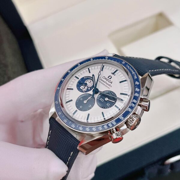 Omega Speedmaster 50th Anniversary Silver Snoopy Award Men's Watch 310.32.42.50.02.001 42mm Silver Dial ( Replica ) - Image 3