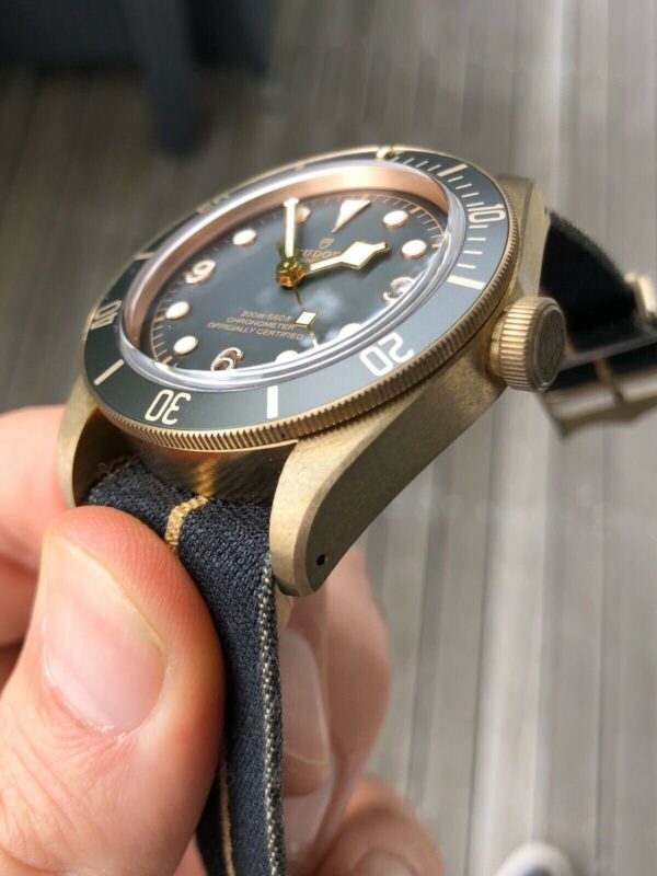 TUDOR Black Bay Bronze M79250BA-0002 43mm Gray Dial Men's Watch ( Replica ) - Image 6