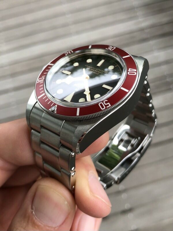 Tudor Heritage Black Bay Red 79230R Black Dial Stainless Steel Men's Watch 41mm ( Replica ) - Image 6