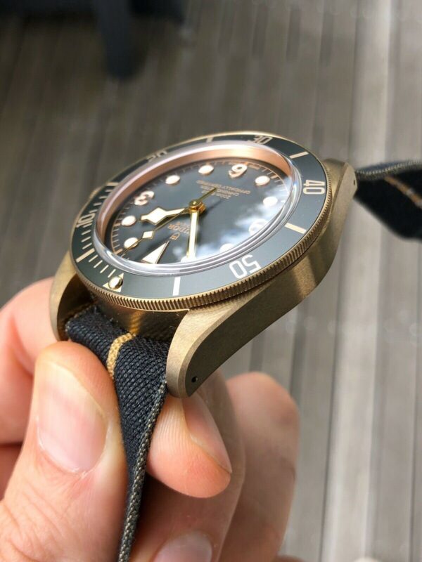 TUDOR Black Bay Bronze M79250BA-0002 43mm Gray Dial Men's Watch ( Replica ) - Image 8