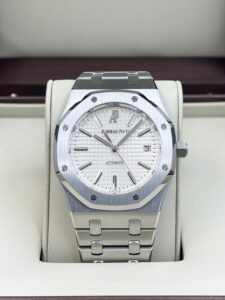 Audemars Piguet Royal Oak 15300ST.OO.1220ST.01 39mm White Dial Stainless Steel Men's Watch ( Replica )