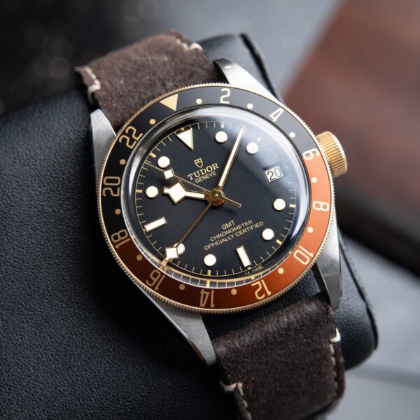 Tudor Black Bay 41mm Stainless Steel 79833MN Men's Watch Black Dial Brown Leather Strap ( Replica ) - Image 3