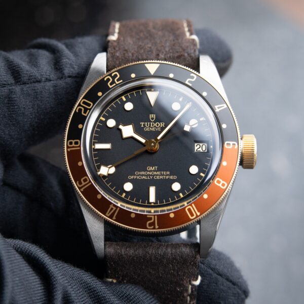 Tudor Black Bay 41mm Stainless Steel 79833MN Men's Watch Black Dial Brown Leather Strap ( Replica )