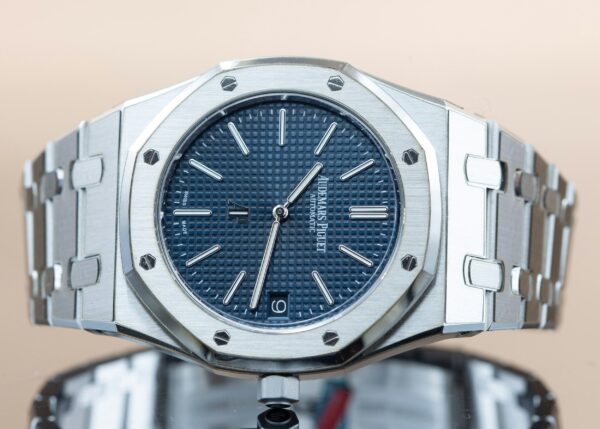 Audemars Piguet Royal Oak Jumbo Extra-thin 50th Anniversary Ref# 16202ST.OO.1240ST.01 39mm Stainless Steel Men's Watch ( Replica ) - Image 5