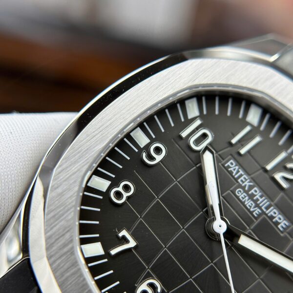 Patek Philippe Aquanaut 5167 Black Dial Steel 40mm Mens Watch ( Replica ) - Image 6