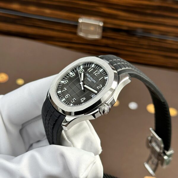 Patek Philippe Aquanaut 5167 Black Dial Steel 40mm Mens Watch ( Replica ) - Image 3