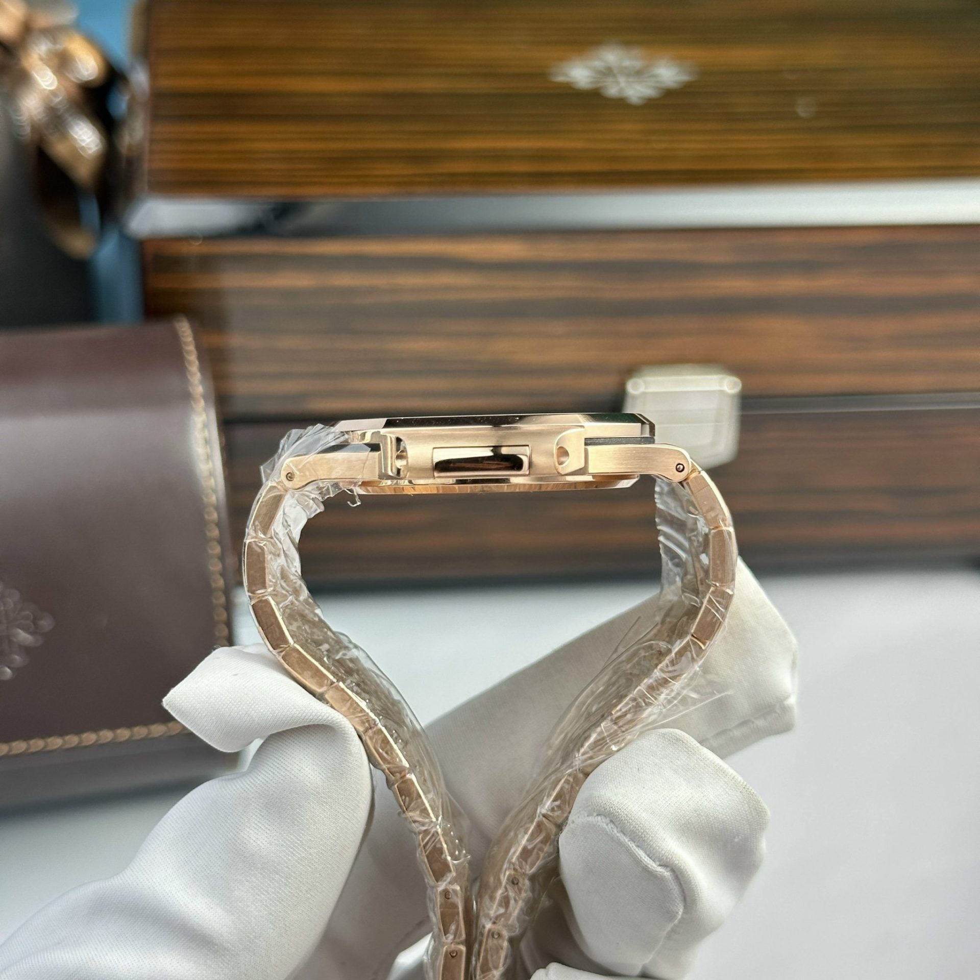 Patek Philippe Nautilus 5711 Rose Gold Steel Brown Dial 40mm Men's Watch ( Replica ) - Image 8