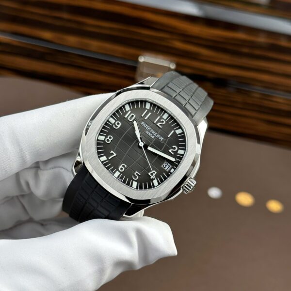 Patek Philippe Aquanaut 5167 Black Dial Steel 40mm Mens Watch ( Replica ) - Image 2